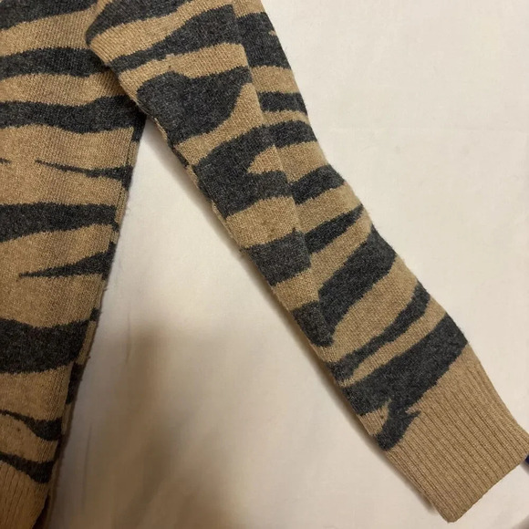 LOFT Wool Blend Boat Neck Tan Brown Gray Zebra Print Sweater Women’s Size Small - Picture 13 of 15